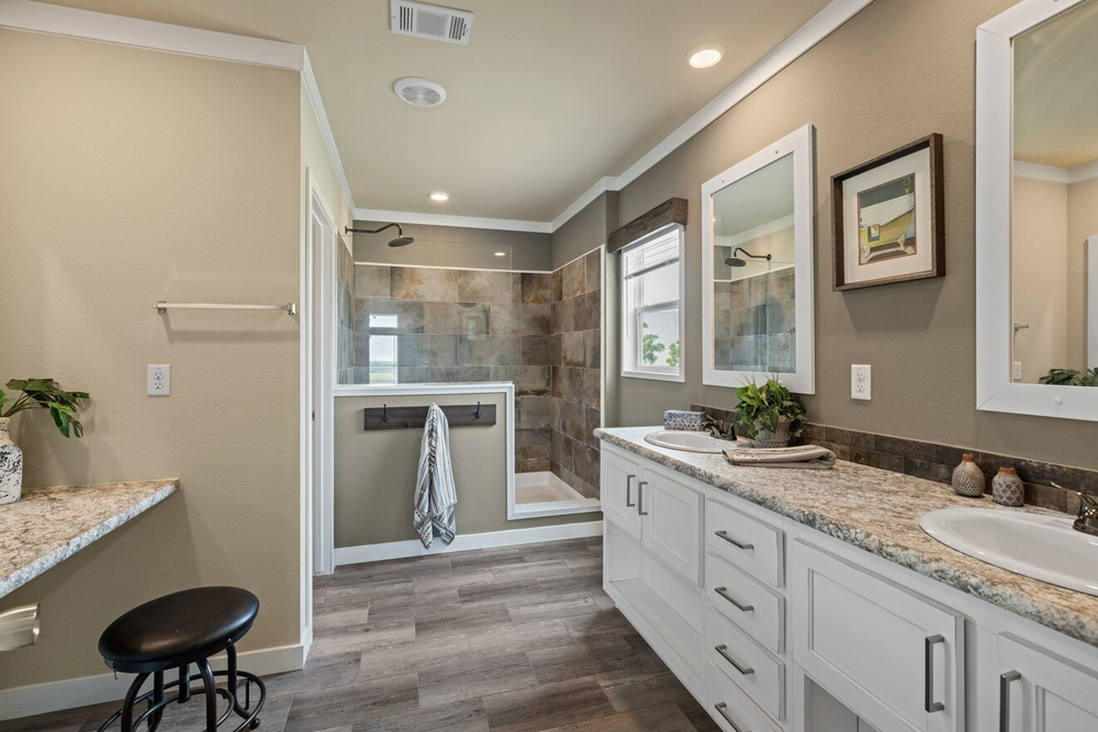 El Rancho 32644A Walk in shower Mobile Home El Rancho by Palm Harbor 32644A