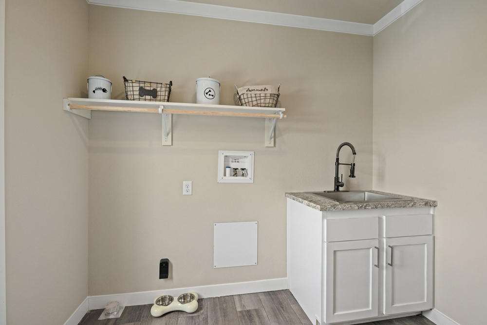 El Rancho 32644A The wash room inside El Rancho by Palm Harbor 32644A