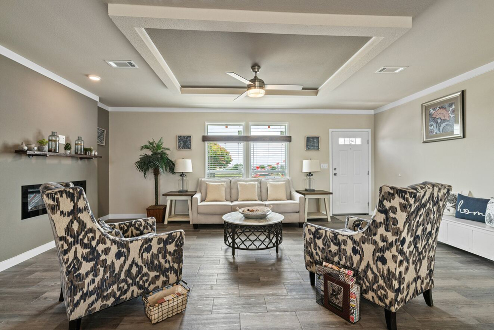 El Rancho 32644A Huge living area inside El Rancho by Palm Harbor 32644A